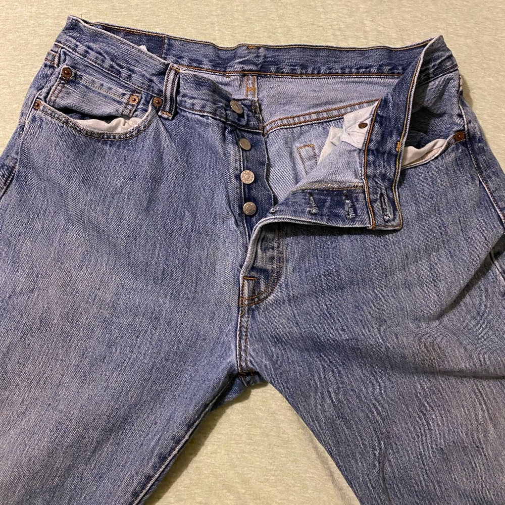 Vintage Straight Levi’s!!